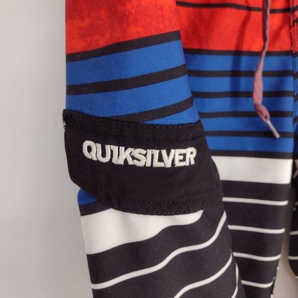Quiksilver Cargo Side Pocket Red Black Blue & White Striped Surf Board Shorts - Picture 2 of 8